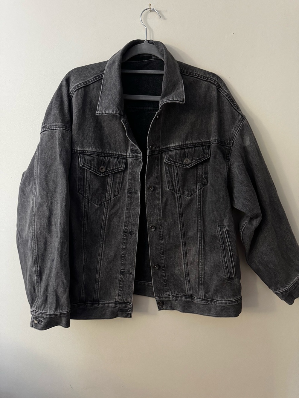 UNIQLO Women’s XL Washed Black Denim Trucker Jacket Oversized Grunge Streetwear